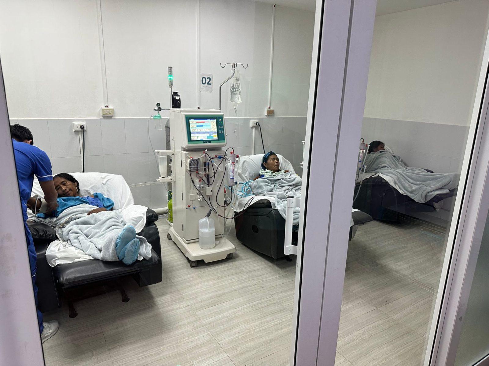 Patientinnen an der Dialyse